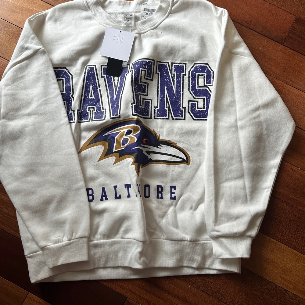 Women’s Baltimore Ravens sweatshirt size medium